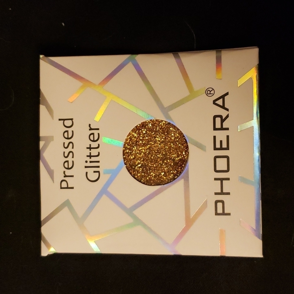 Phoera Pressed Glitter Body or Eye Glitter Eyeshadow Shade 108 Gold